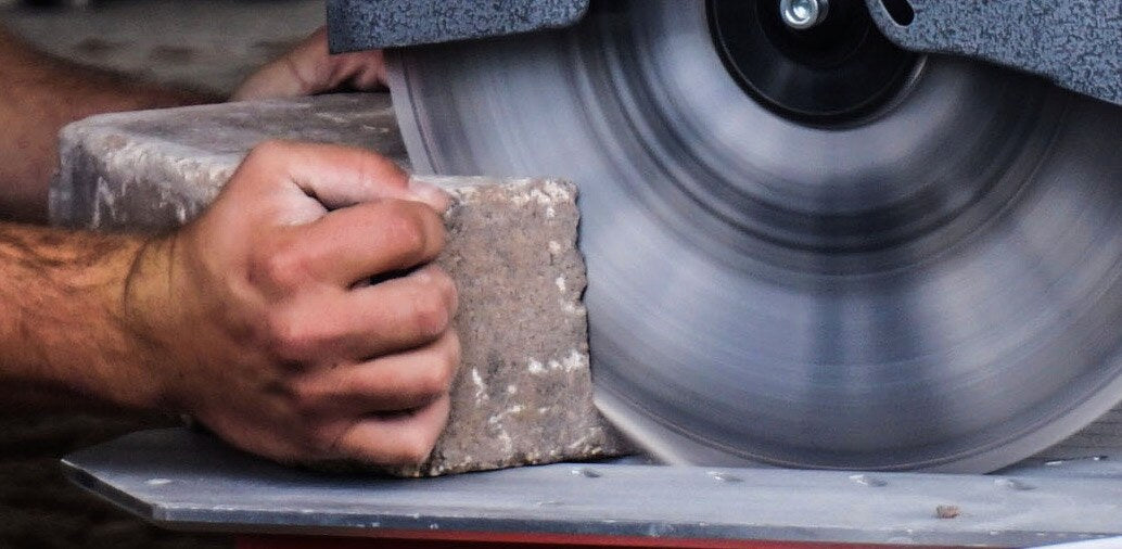 iQ360XR cutting a paver dry
