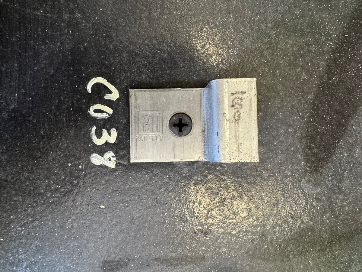 9.5mm Clips with Nail in Anchors and 3 complimentary Drill Bits (250/Box)
