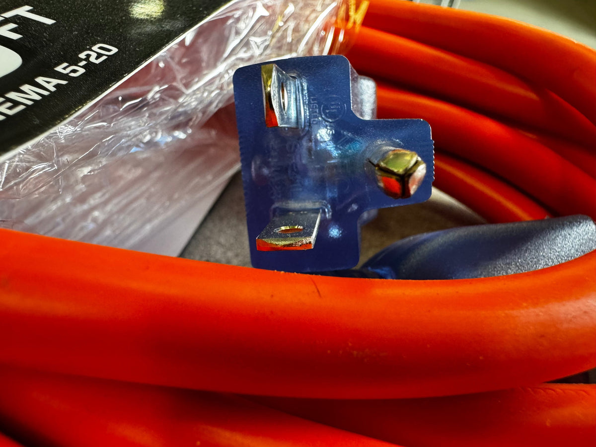 iQ Power Tools Heavy-Duty Extension Cord – 7.6m & 15.2m (20 Amp, Lighted, SJTW)